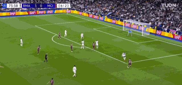 1740004158812019237.gif 【欧冠】皇马主场3比1曼城晋级16强,姆巴佩帽子戏法