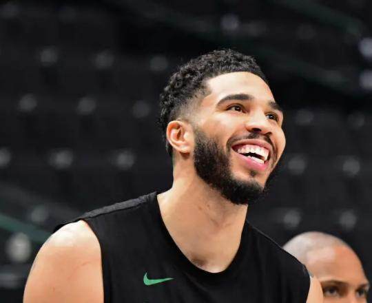 必发app-欲4-0横扫？绿军备战G4不放松，塔图姆：不关心FMVP