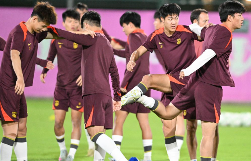 差距大！中国队VS日本队，亚足联给出6大对比，冠军已失去悬念？