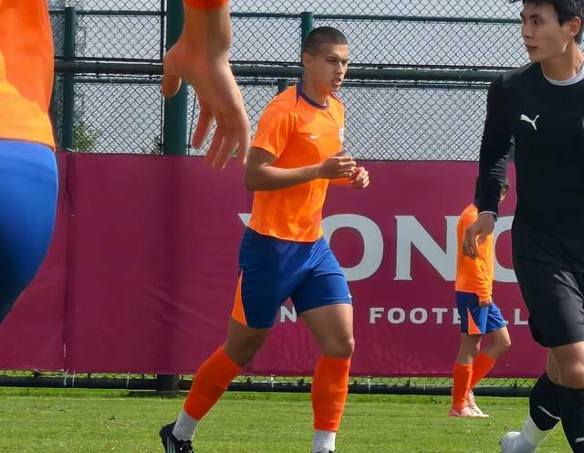 必发-泰山全华班出战，1-5韩国球队 4战0胜买乌郎破门 克雷桑归队开练