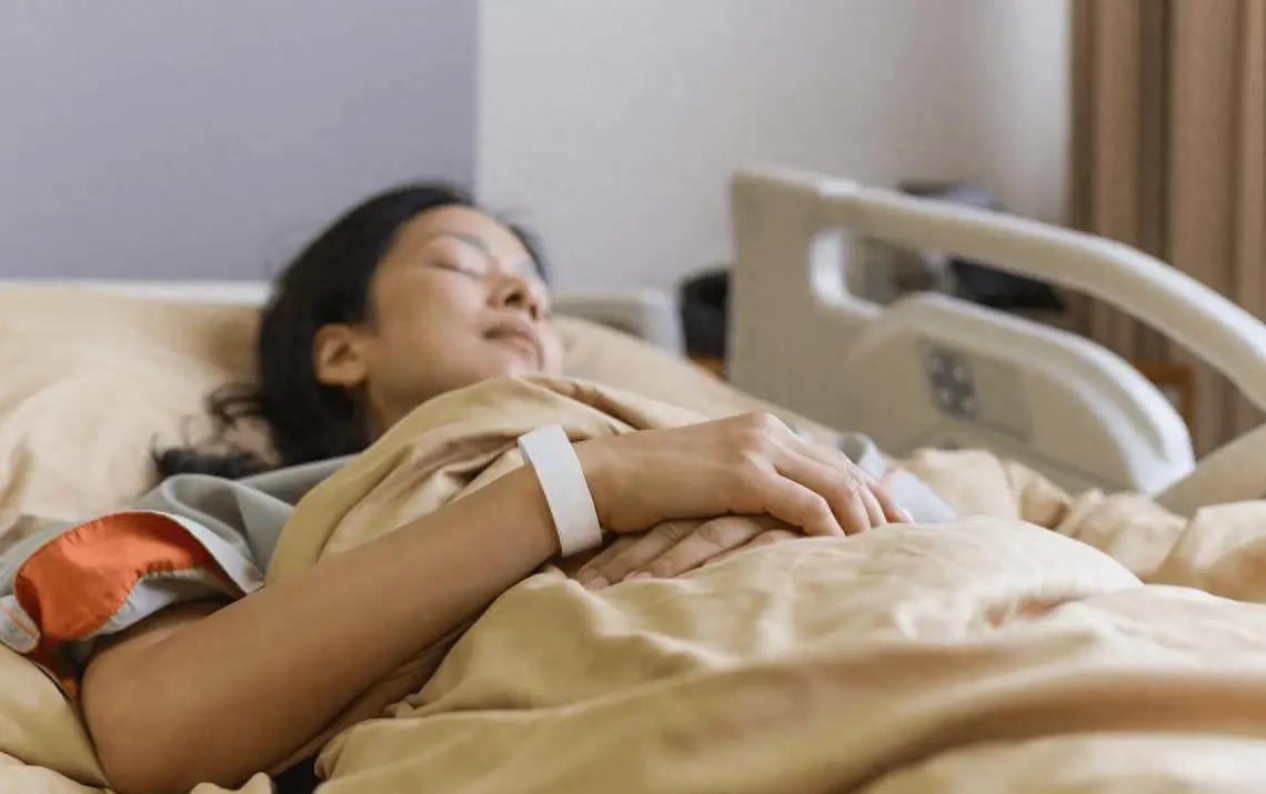 必发彩票app下载链接在哪-女子因肺栓塞不幸走了！医生：天冷宁愿躺一天，也别干这5事！