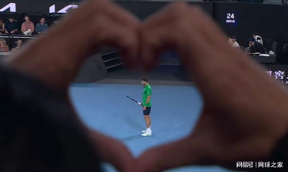 必发app-错失25冠，德约颁奖台上留下伤感言论引球迷猜测：或许真想退役了