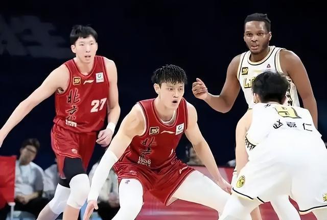 必发app-首钢内线砍近60分,广东内线被狠打,青训断层有多坑?
